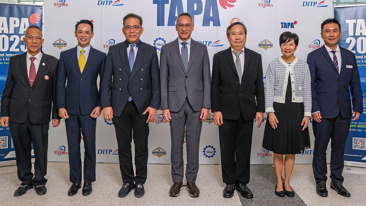 อย่าพลาด ภูสิต รัตนกุล เสรีเริงฤทธิ์ แถลงข่าวการจัด “TAPA 2023” งานแสดงสินค้าชิ้นส่วนอะไหล่ยานยนต์และอุปกรณ์ตกแต่ง ระหว่าง 5-8 เม.ย. ที่ไบเทค บางนา โดยมี สมพล ธนาดำรงศักดิ์, เกียรติศักดิ์ จิระขจรวงศ์ และ วีรพล สุชัยพร มาร่วมแถลงด้วย ที่กระทรวงพาณิชย์ วันก่อน.