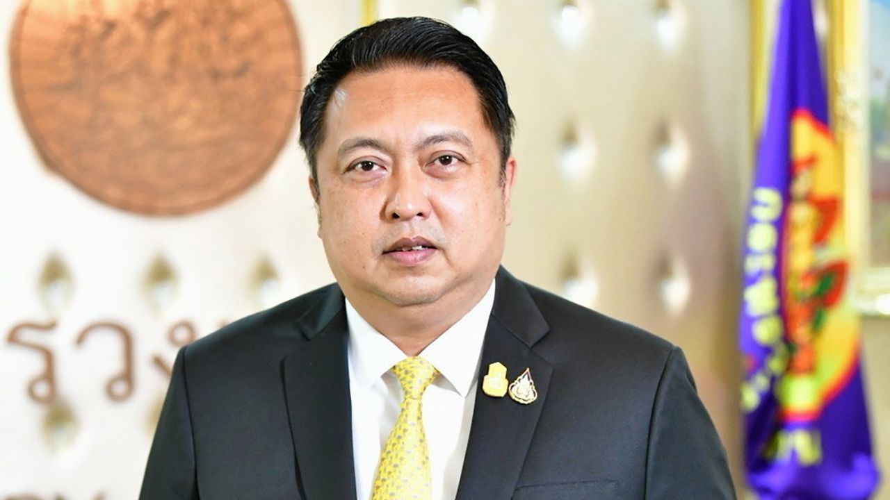 สุชาติ ชมกลิ่น
