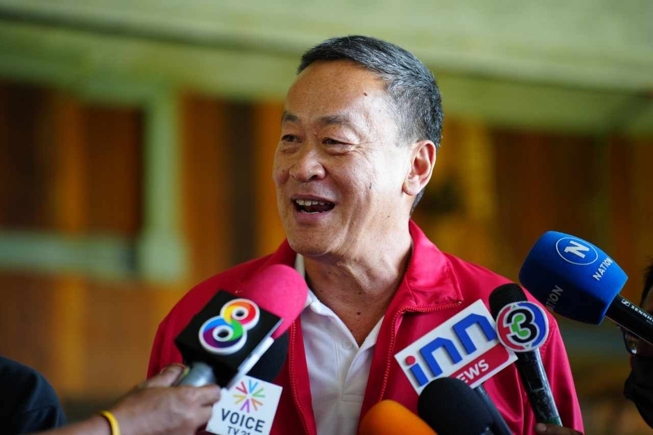 นายเศรษฐา ทวีสิน ประธานที่ปรึกษาหัวหน้าครอบครัวเพื่อไทย