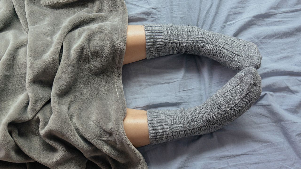 อยากนอนหลับดีทำได้ง่ายๆ แค่ใส่ถุงเท้าแล้วนอน
