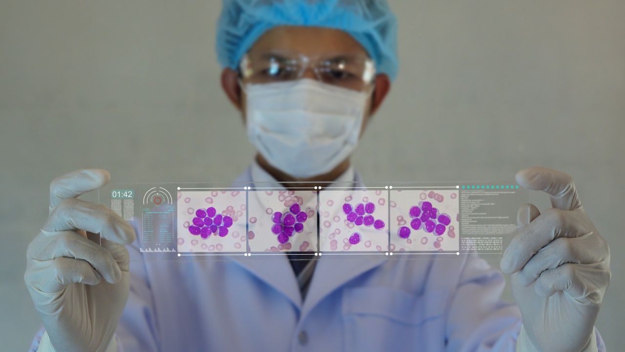 หากสัมผัสหรือได้รับซีเซียม-137 ในปริมาณมากหรือเป็นเวลานานอย่างต่อเนื่อง อาจก่อให้เกิดโรคมะเร็งเม็ดเลือดขาวหรือลูคีเมียได้