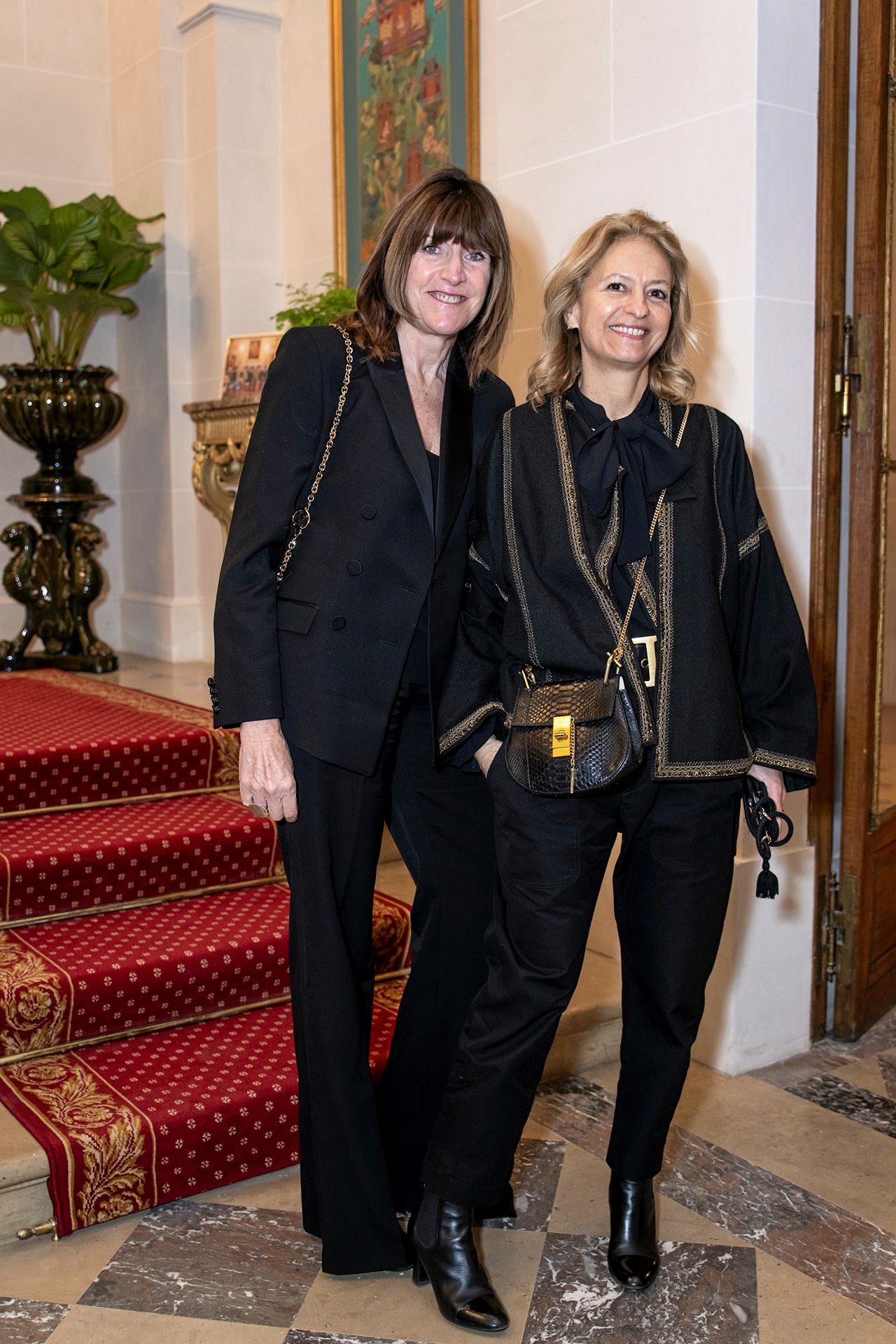 Barbara Baumel สไตลิสต์ และ Delphine Perroy บก.นิตยสาร Madame Figaro ฝรั่งเศส