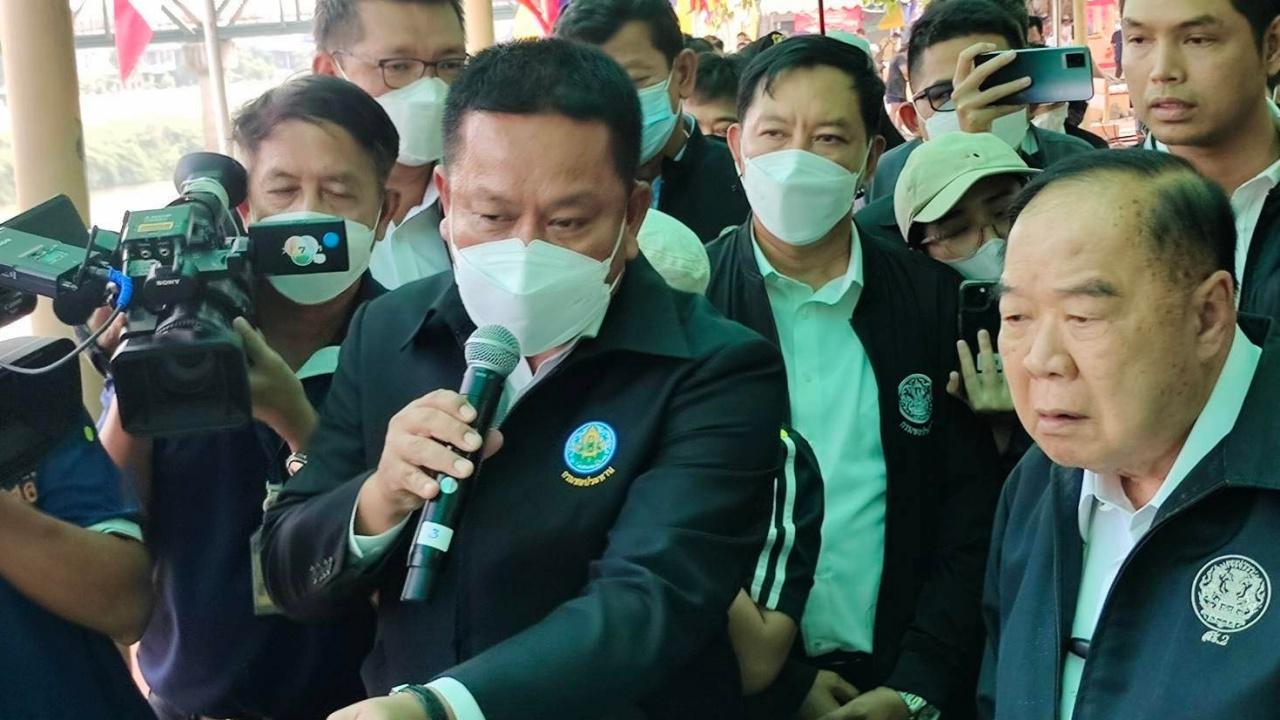 พล.อ.ประวิตร ลงพื้นที่อยุธยา-สระบุรี ติดตามหน้างานบริหารจัดการน้ำ