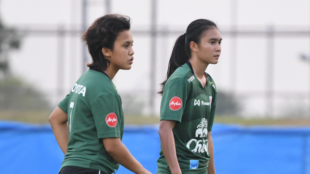 “ฟุตบอลหญิงไทย” ซ้อมก่อนเจอ ทาจิกิสถาน “จีน่า” เร้าทีมทำเต็มที่ต่อเนื่อง