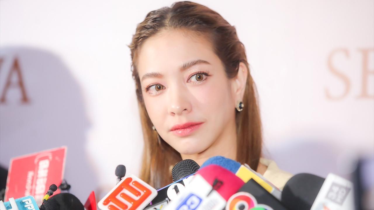 แป้ง อรจิรา เคลียร์ดราม่าถูกเอี่ยวเว็บพนัน มั่นใจสามีรวยมีที่มา (คลิป)