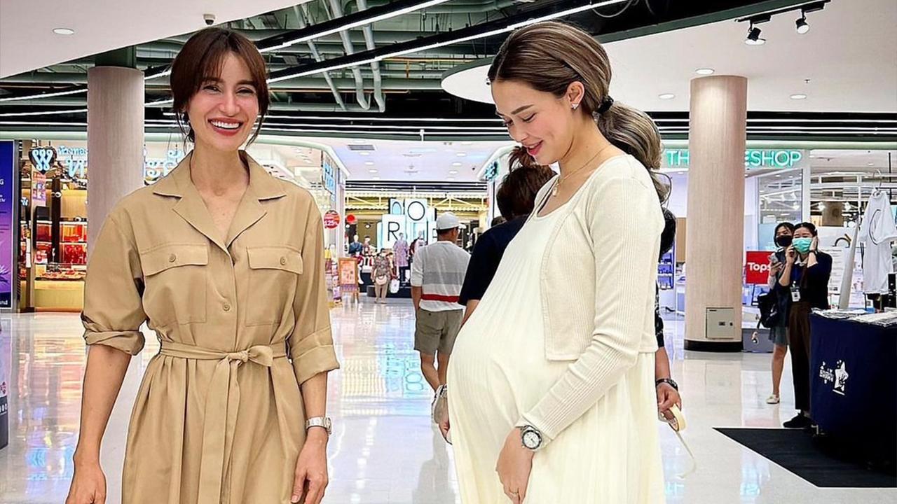 แอน ทองประสม โพสต์ภาพคู่กับ แพทริเซีย ว่าที่คุณแม่ป้ายแดง ทำแฟนๆ แห่เมนต์สนั่น
