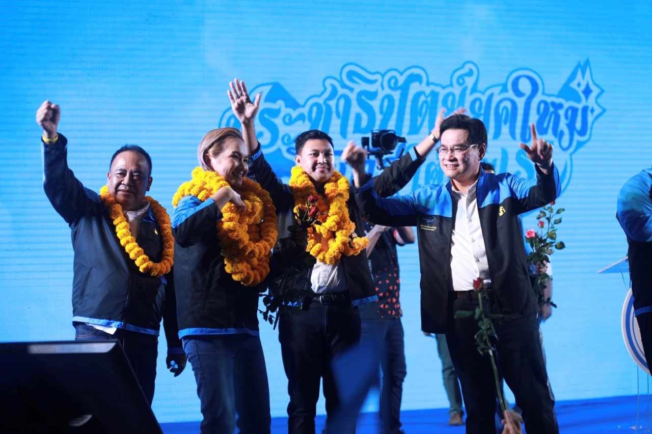 นายจุรินทร์ ลักษณวิศิษฏ์ หัวหน้าพรรคประชาธิปัตย์ เปิดตัวว่าที่ผู้สมัครตระกูลดังเมืองพัทลุง