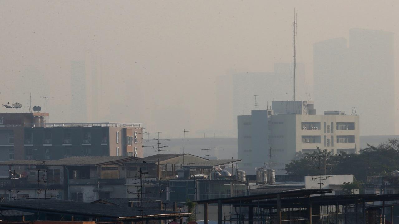 เช้านี้ยังอ่วม กทม. ปริมณฑล ค่าฝุ่น PM 2.5 พุ่งเกินมาตรฐาน 53 พื้นที่