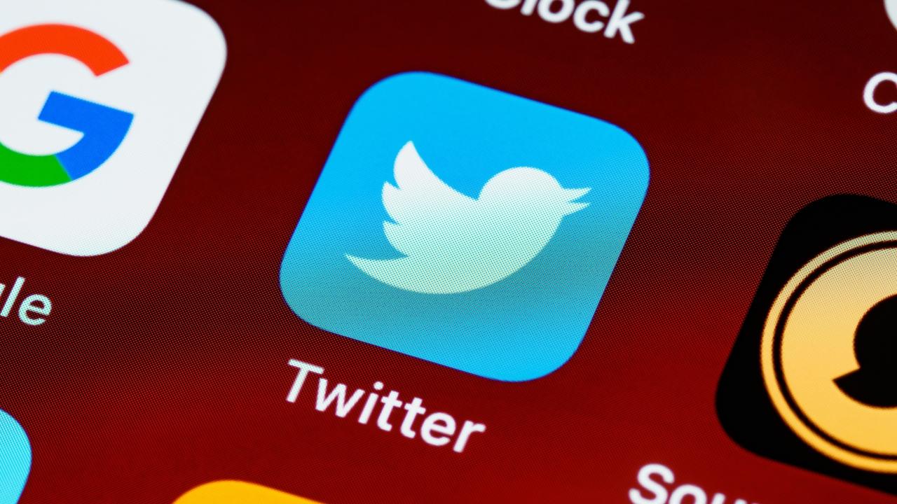 Twitter ยกเลิกข้อจำกัดการค้นหาบัญชีที่มีความเชื่อมโยงกับรัฐบาลรัสเซีย