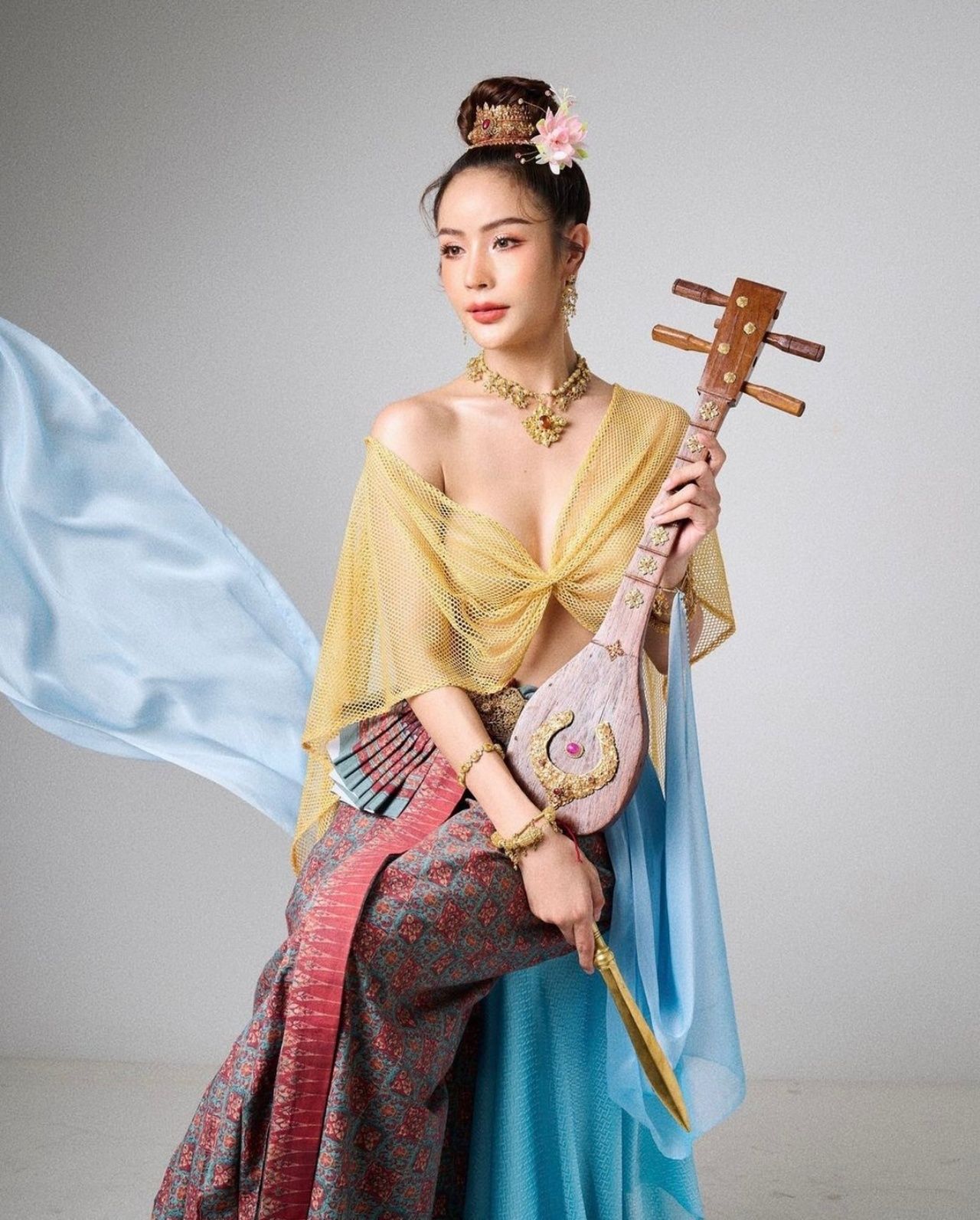 มิก รชยา นพการุณ​ รองมิสทิฟฟานี่​ 2014​