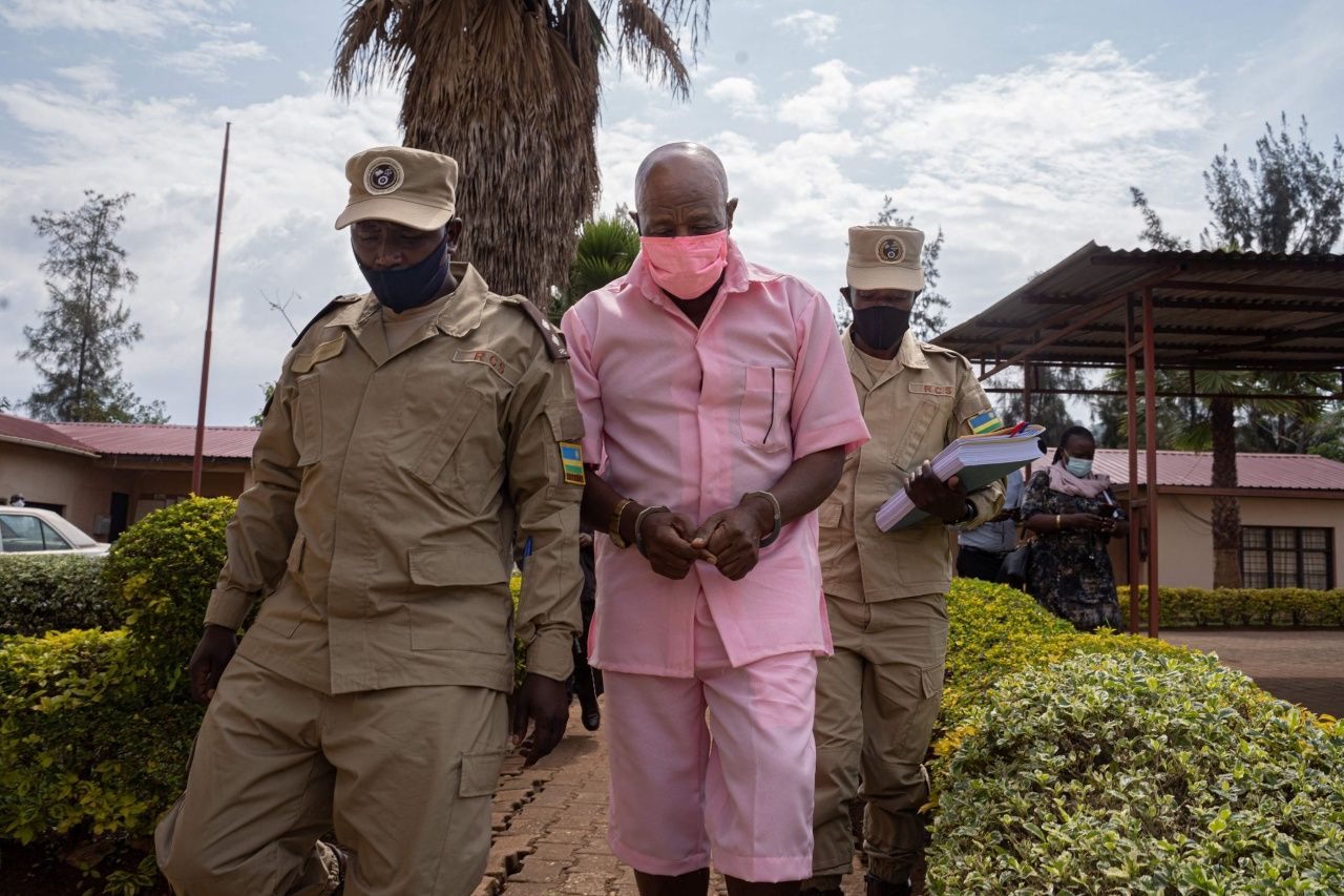 พอล รูเซซาบากินา ฮีโร่ 'โฮเทล รวันดา'ขณะถูกทางการรวันดาควบคุมตัวในปี 2563