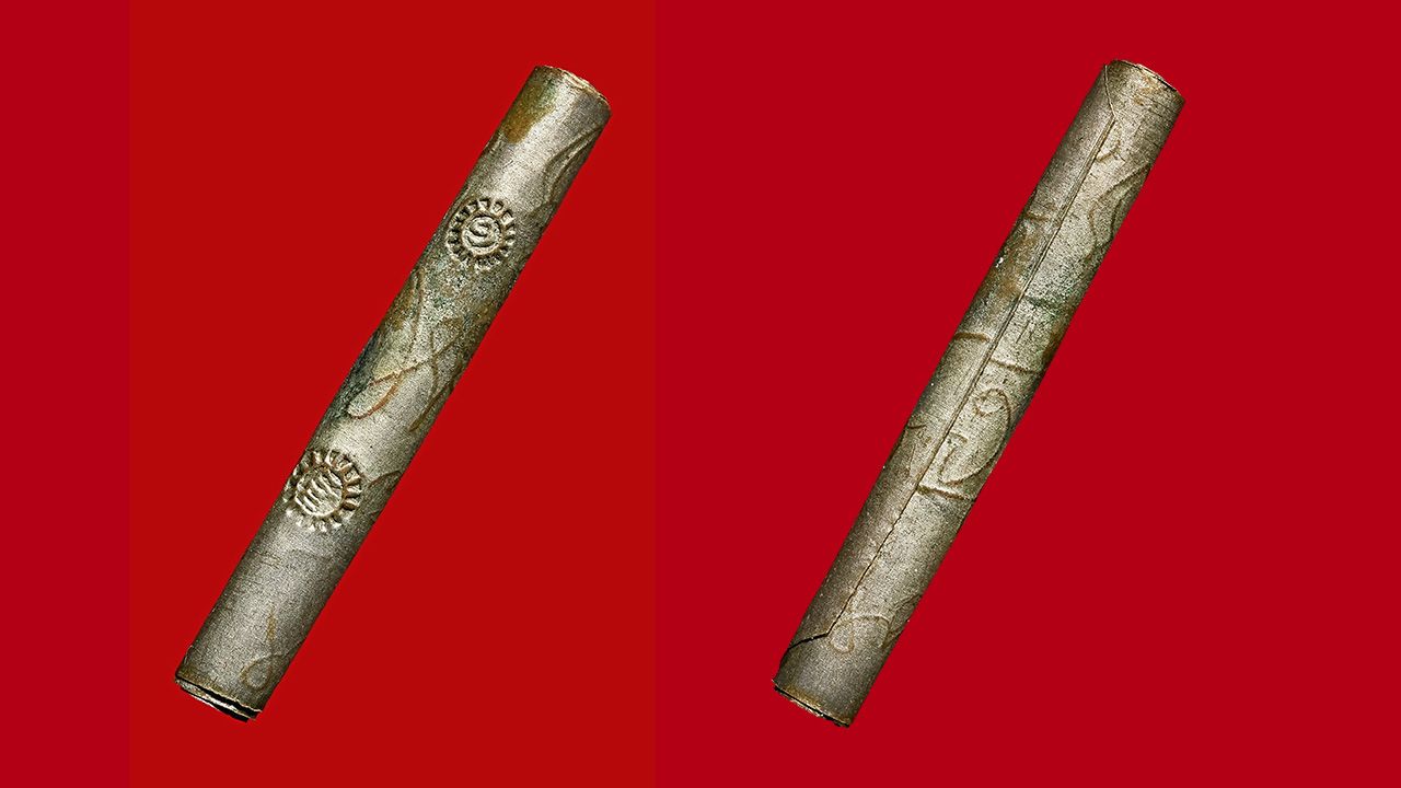 ตะกรุดเงิน ๒ โค้ด พ.ศ.๒๕๑๐ จารมือ หลวงปู่โต๊ะ วัดประดู่ฉิมพลี ของ มาร์ค ดอนเมือง.