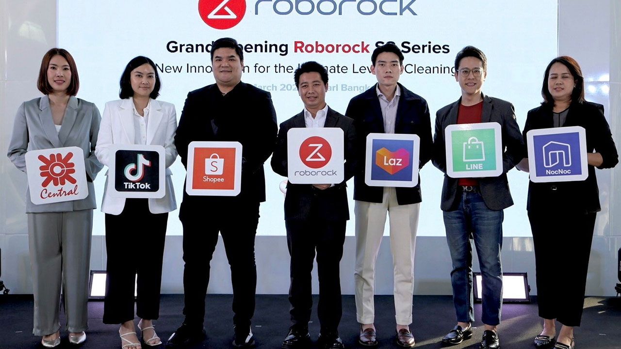 สะอาดมั่ก  -  เกริกชัย ตั้งตระกูลธรรม เปิดตัว “Roborock S8 Series” หุ่นยนต์ดูดฝุ่น ถูพื้นอัจฉริยะฟังก์ชันครบทำความสะอาดได้อย่างล้ำลึกตอบโจทย์ไลฟ์สไตล์คนรุ่นใหม่ โดยมี ปรัชญา จันทร์ทอง, กฤติน ฉัตรธีรภัทร และ ศุกลกานต์ ไทยเที่ยง มาร่วมงานด้วย ที่อาคารเพิร์ล วันก่อน.