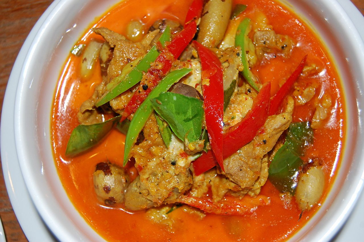 แกงเผ็ดเนื้อมันขี้หนู อร่อยเด็ดริมน้ำ