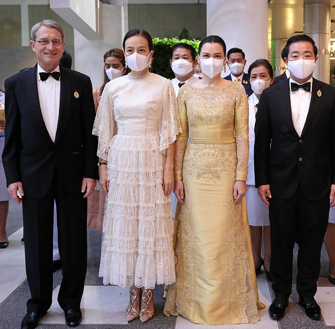 ดร.ฮาราลด์ ลิงค์, นวลพรรณ ล่ำซำ, ณัฐวรรณ ภิรมย์ภักดี, อัยยวัฒน์ ศรีวัฒนประภา.