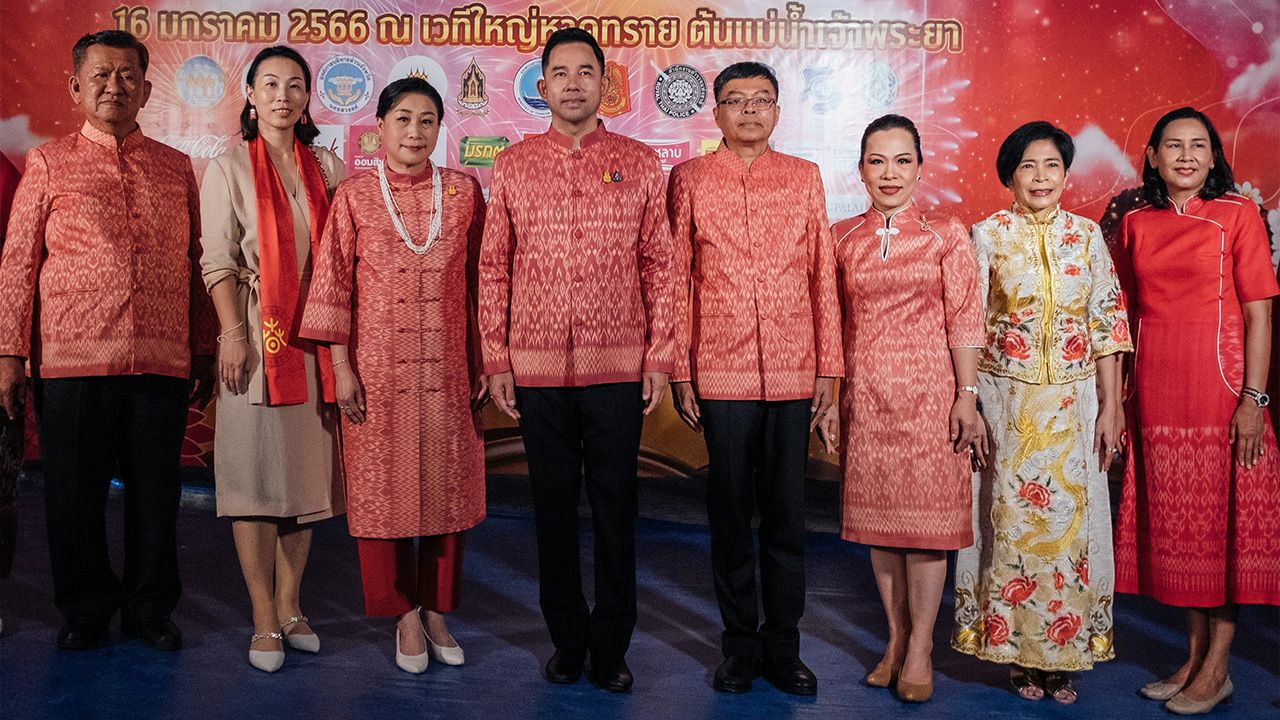 เจ้าพ่อเจ้าแม่ อิทธิพล คุณปลื้ม รมว.วัฒนธรรม เปิดงานประเพณีแห่เจ้าพ่อ-เจ้าแม่ปากน้ำโพและงานเฉลิมฉลองเทศกาลตรุษจีนปากน้ำโพ ประจำปี 2566 โดยมี ชยันต์ ศิริมาศ, ยุพา ทวีวัฒนะกิจบวร, ชุติพร เสชัง และ รุจิเรศ นีรปัทมะ มาร่วมงานด้วย ที่ จ.นครสวรรค์ วันก่อน.