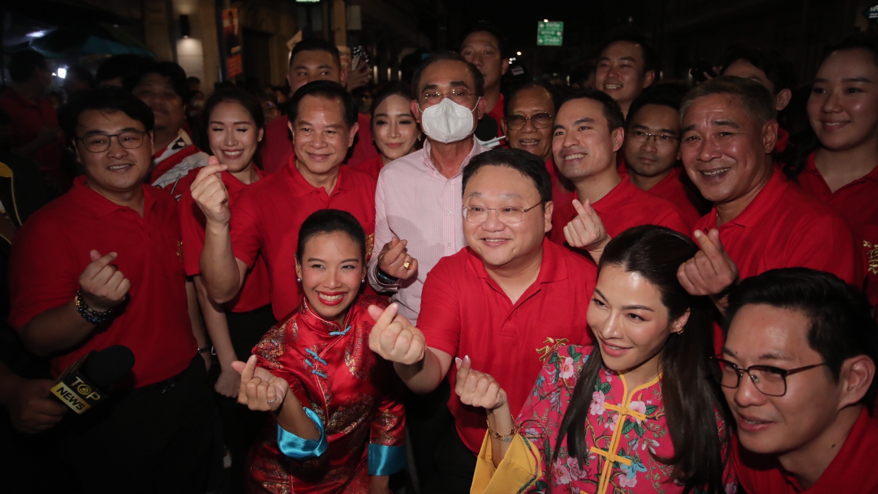 เยาวราชแตก! "ประยุทธ์" นำทัพ รทสช.ลุยเยาวราช อวยพรขอให้ประชาชนมีความสุข