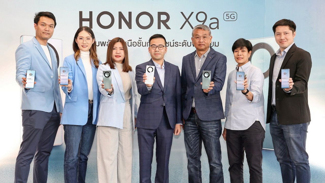 มีแล้วยัง หลาง กัว และ พัทธนันท์ สกุลกฤติ เปิดตัว “HONOR X9a 5G” สมาร์ทโฟนรุ่นใหม่ที่สุดแห่งความแข็งแกร่งผสานภาพคมชัดราคาเข้าถึงได้ โดยมี ปิยะสิทธิ์ ทองหยวก, ณปภัช รัตนนนนรา และ นันทิยา ประสงค์กิจ มาร่วมงานด้วย ที่ศูนย์การค้าสามย่านมิตรทาวน์ วันก่อน.