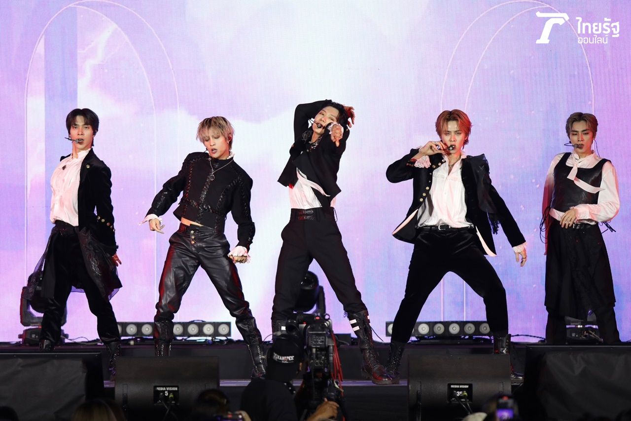 WayV มาเติมความหวานในงาน FAN SIGNING แฟนคลับแห่ต้อนรับแน่นงาน