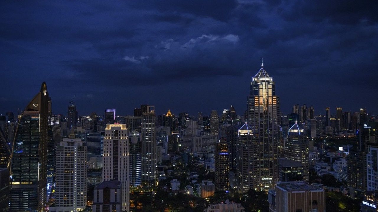 สภาพอากาศวันนี้ ไทยตอนบนมีฝนฟ้าคะนอง ใต้มรสุมอ่อนกำลังแต่ฝนยังตก