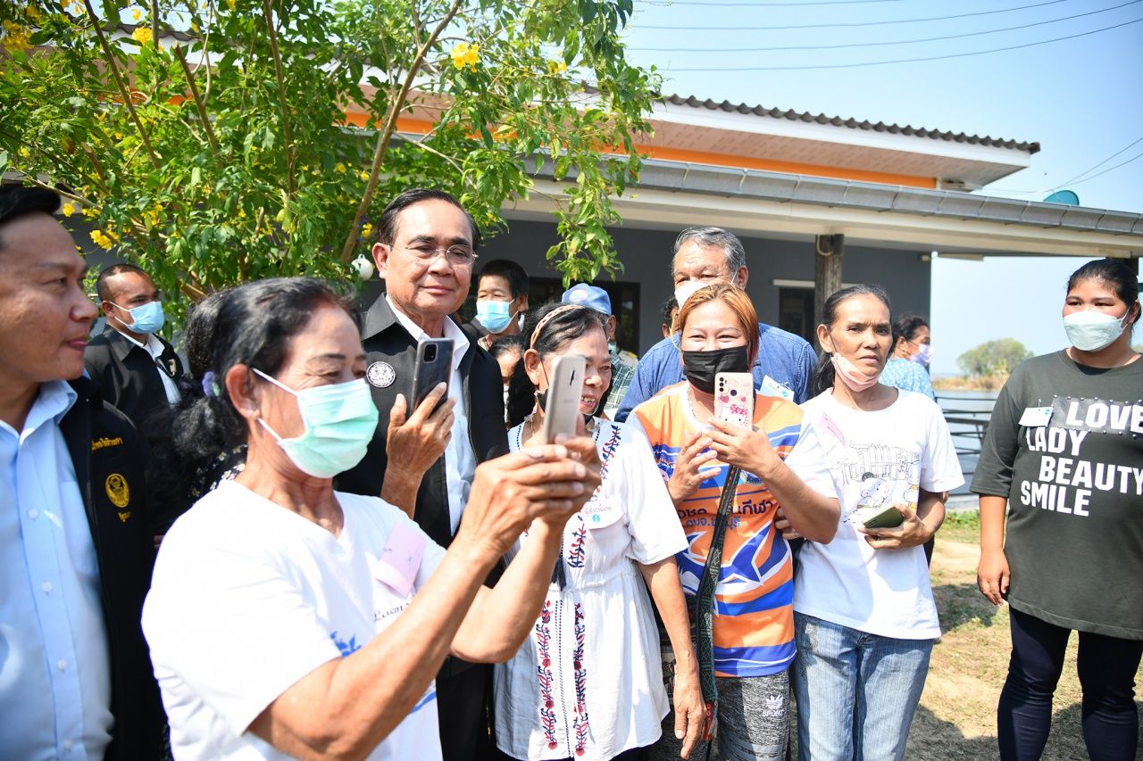 พล.อ.ประยุทธ์ จันทร์โอชา นายกรัฐมนตรีและรมว.กลาโหม พบปะชาวบ้าน อ.แหลมสิงห์ จ.จันทบุรี