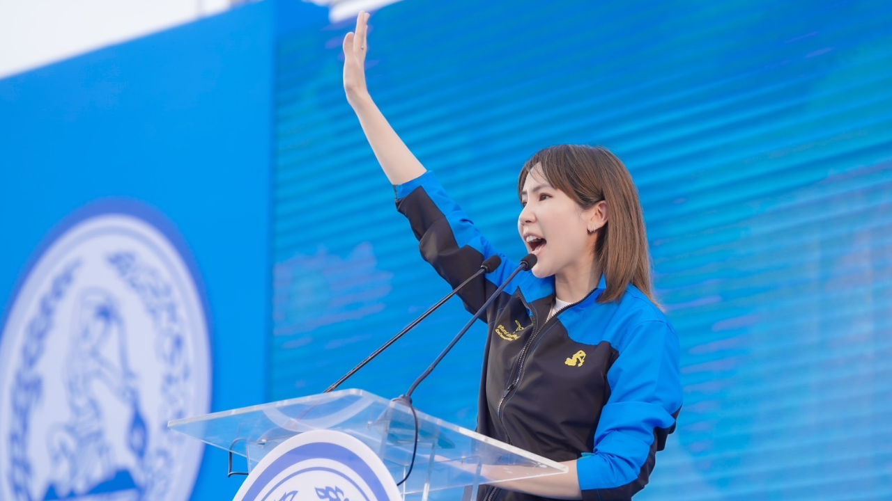 เลือกตั้ง 2566 : “ตั๊น” แหลงใต้ขอคะแนนคนสงขลา เลือก ปชป.เข้าสภาทั้ง 9 เขต