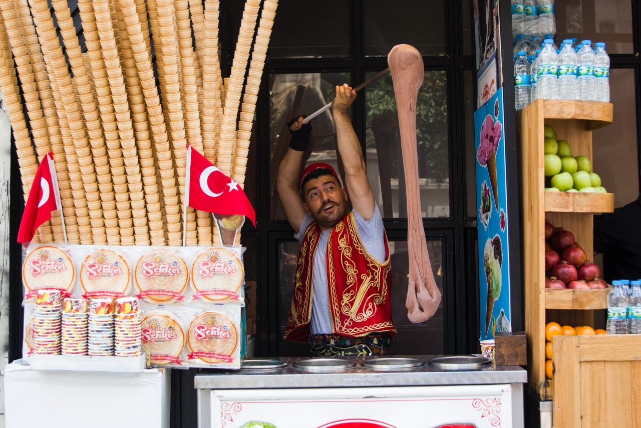 Dondurma (ดอนดูร์มา)