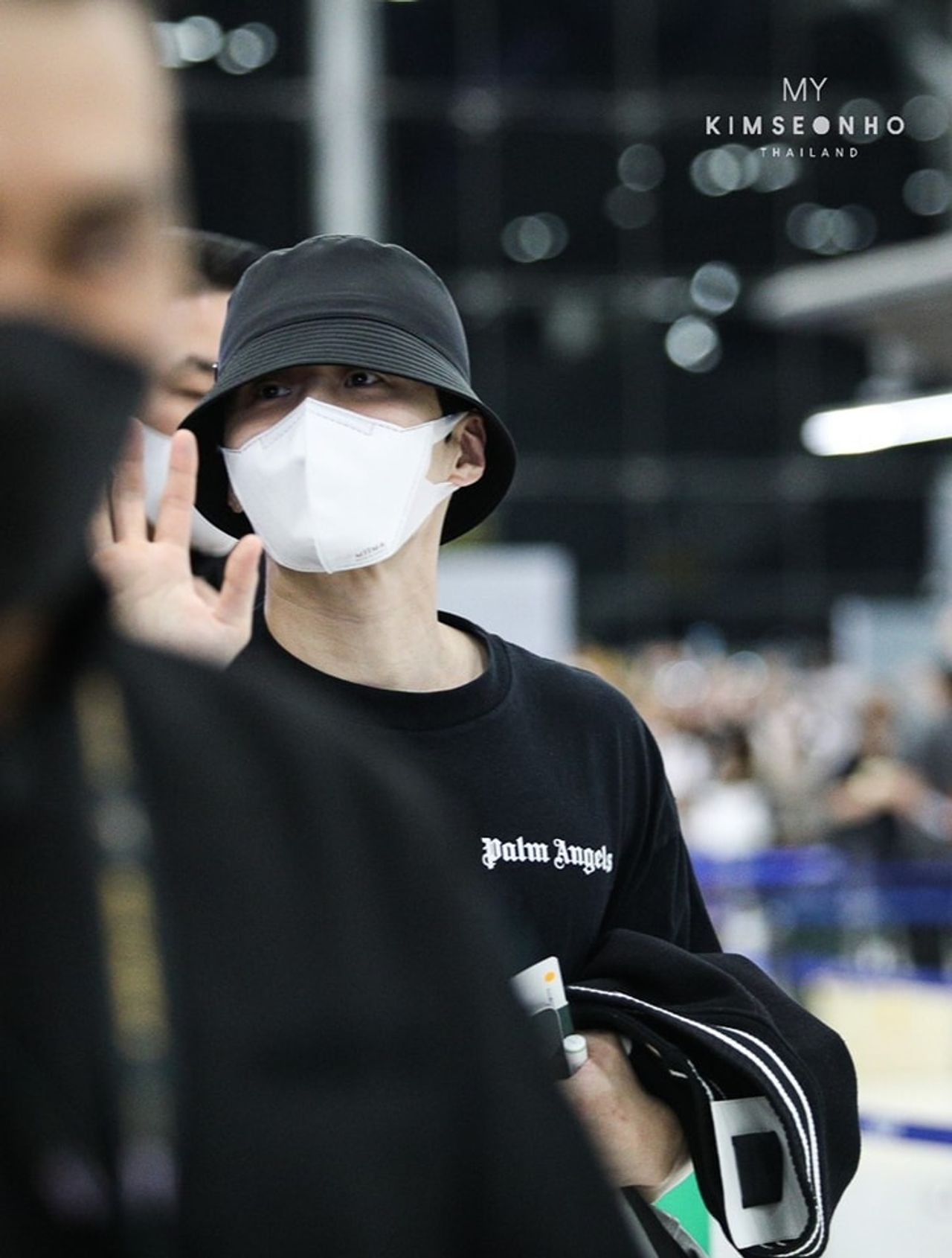 ขอบคุณภาพจากเพจ MY Kim Seon Ho Thailand