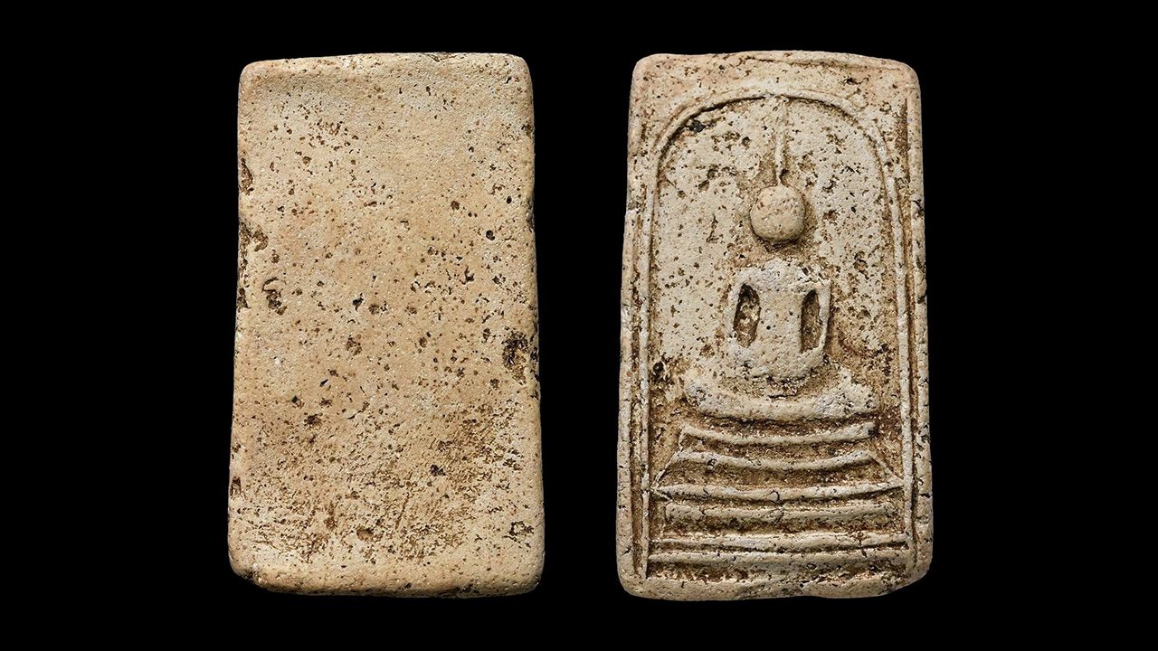 พระสมเด็จอรหัง พิมพ์ฐานคู่ สมเด็จพระสังฆราชญาณสังวร (สุก ไก่เถื่อน) ของปรีดา คูวิบูลย์ศิลป์.