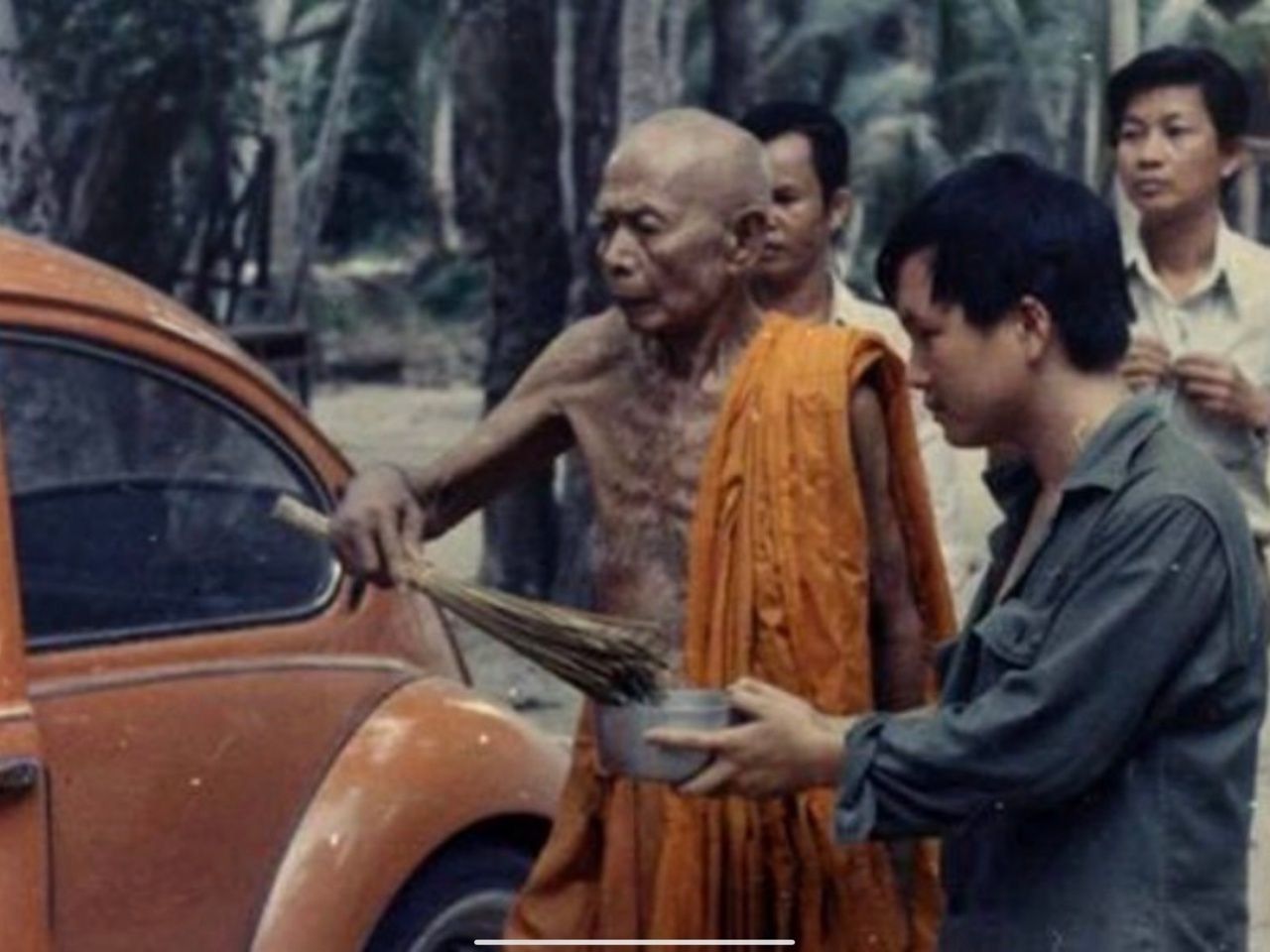 หลวงปู่ทิม เจิมรถ