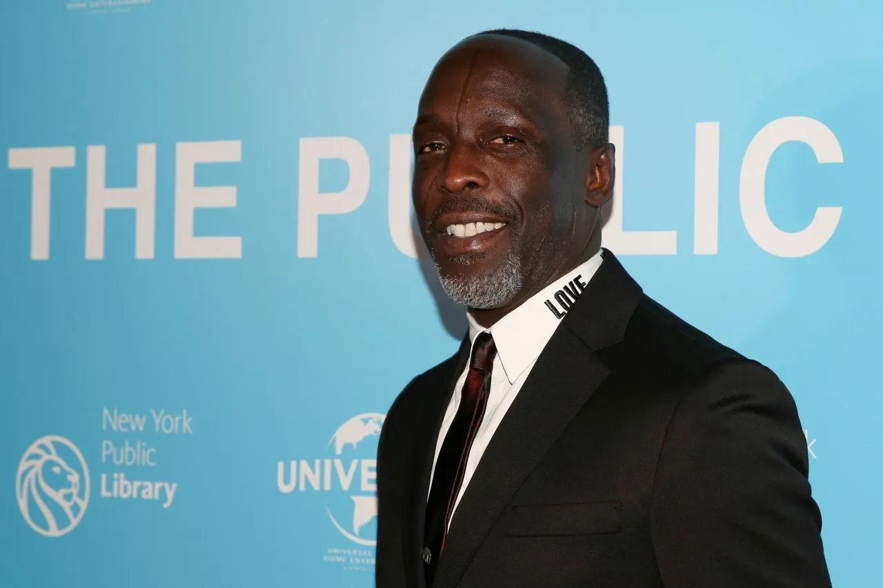 ไมเคิล เค วิลเลียม์ ดาราดังจากซีรีส์ เรื่อง The Wire เสียชีวิตแล้ว ในวัย 54 ปี