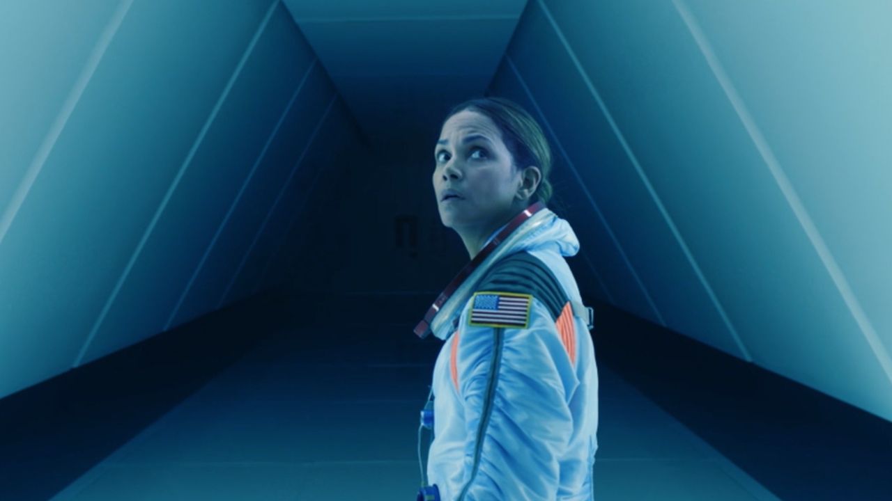 หนังภัยพิบัติ : Moonfall