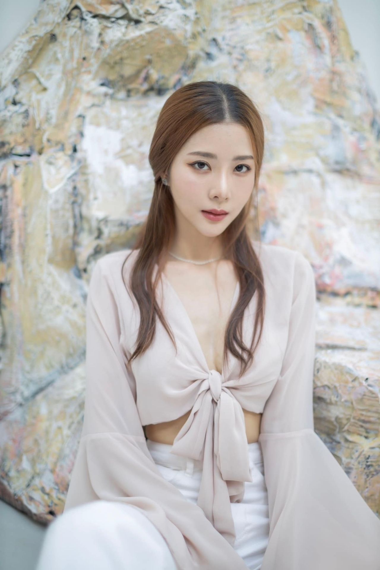 เนย วรัฐฐา ขอบคุณภาพจากเฟซบุ๊ก Waruttha Karchai