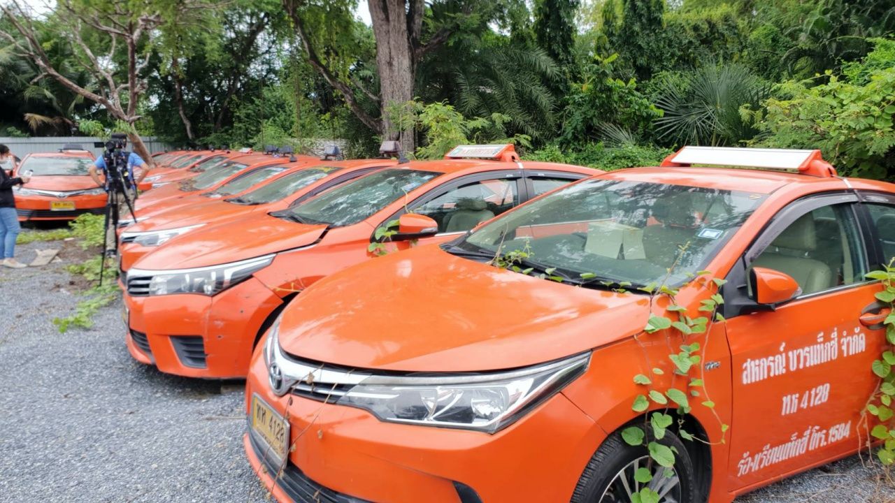 สุสานแท็กซี่ สหกรณ์บวรแท็กซี่และราชพฤกษ์แท็กซี่ ถนนพุทธมณฑลสาย 4 ตัดใหม่ ต.สวนหลวง อ.กระทุ่มแบน จ.สมุทรสาคร