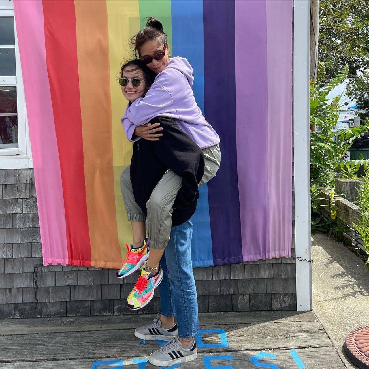 พลอย-คลอดีน ขอบคุณภาพจากไอจี @chermarn