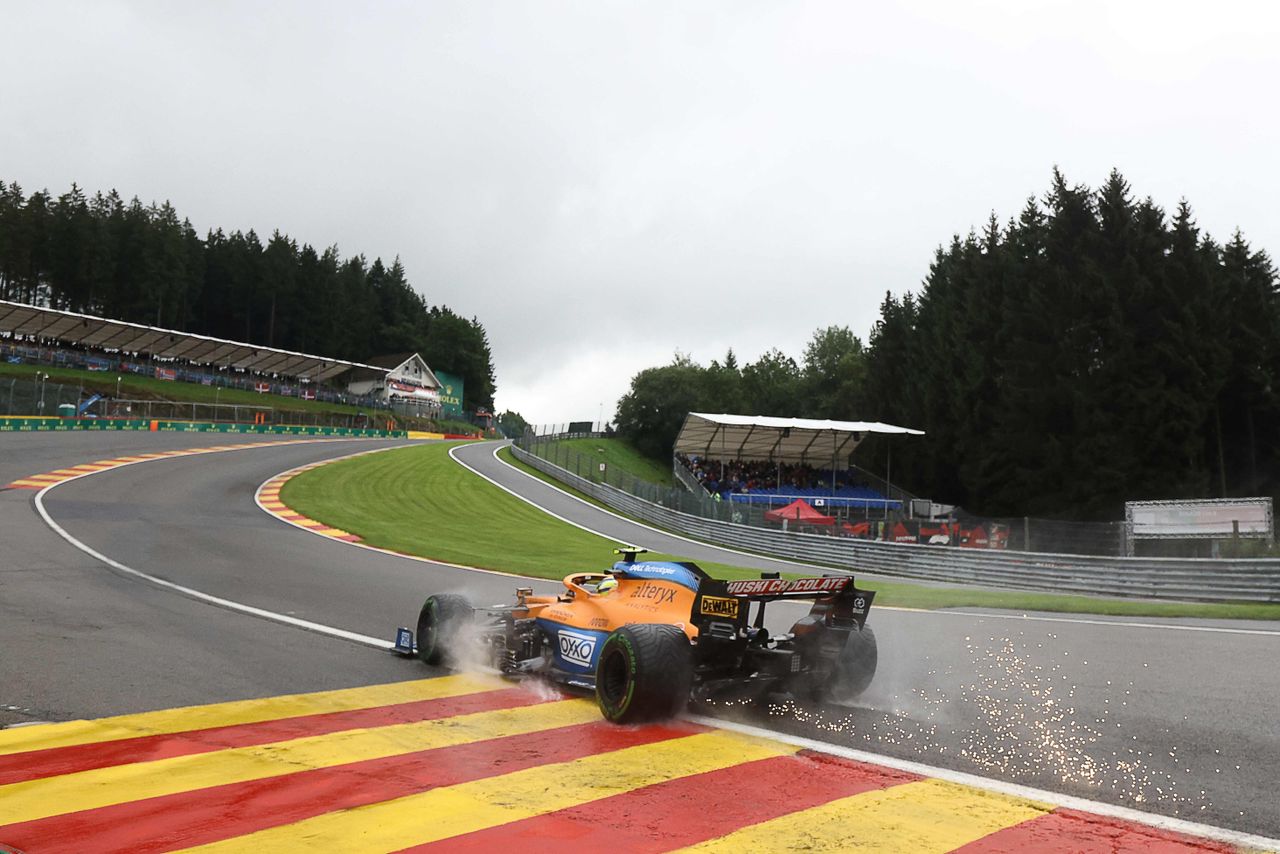 Eau Rouge โค้ง 3 