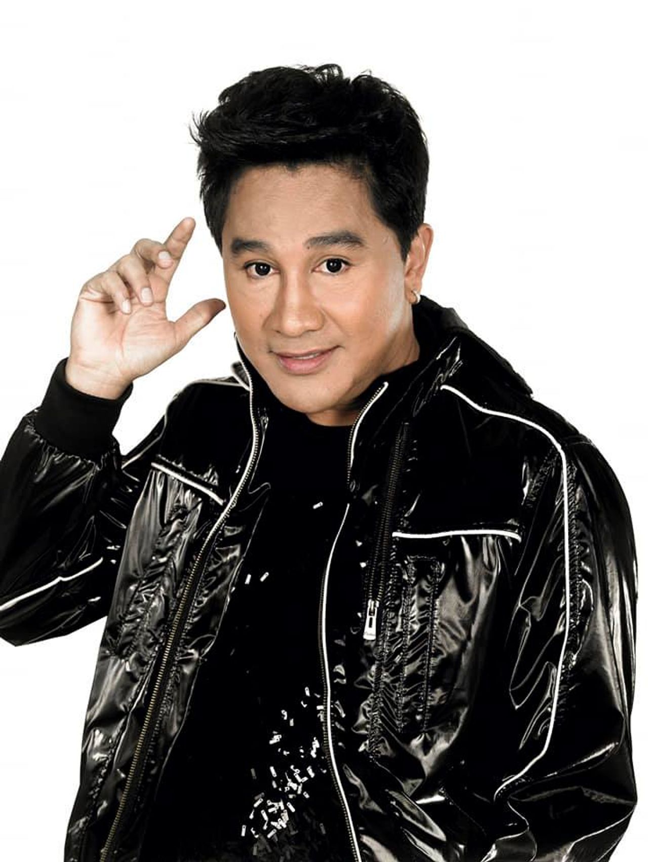 เอกชัย ศรีวิชัย ขอบคุณภาพจากเฟซบุ๊ก บุญรอบ ศรีวิชัย