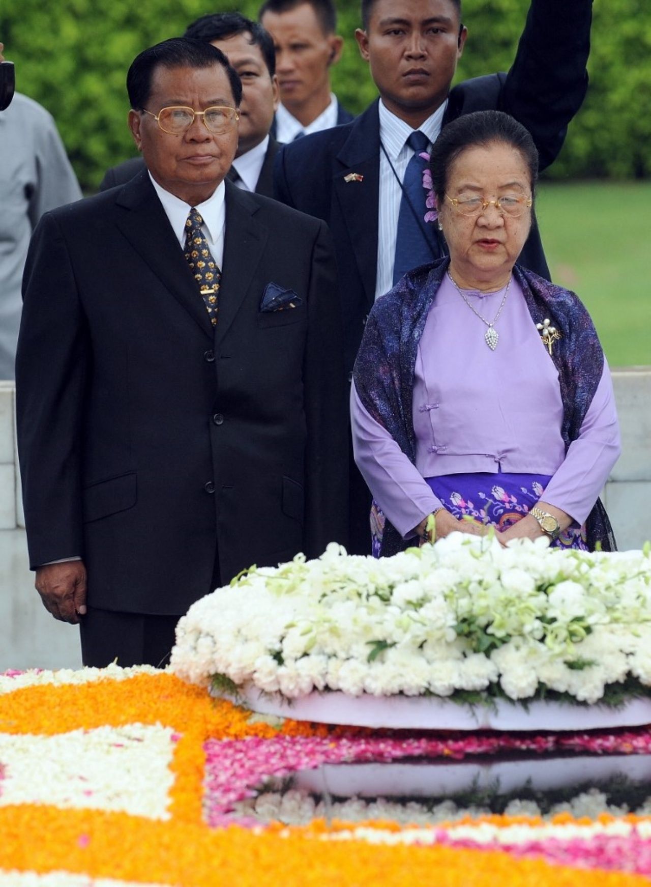 พลเอกอาวุโส ตาน ฉ่วย และภริยา