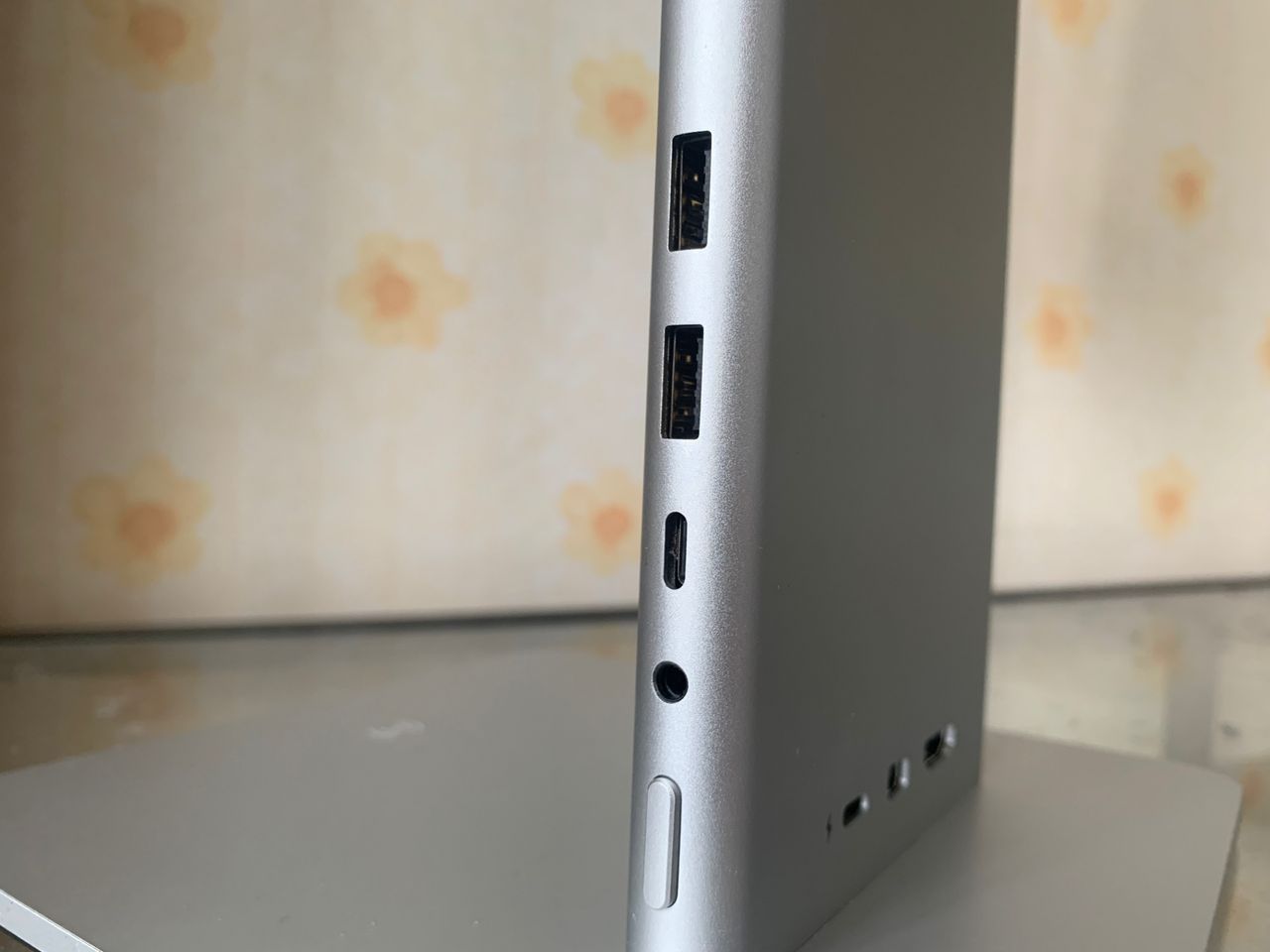 รองรับช่องเสียบหูฟังมาตรฐาน 3.5 มม. อีกด้วย