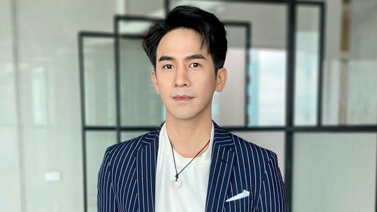 ด้านพระเอกดัง โป๊ป-ธนวรรธน์ ก็จัดความช่วยเหลือให้เต็มกำลังเหมือนกัน โดยบริจาคเงิน 1 ล้านบาท ผ่านรายการ “เรื่องเล่าเช้านี้” ให้ พี่ยุทธ-สรยุทธ สุทัศนะจินดา นำไปช่วยเคสโควิด-19.