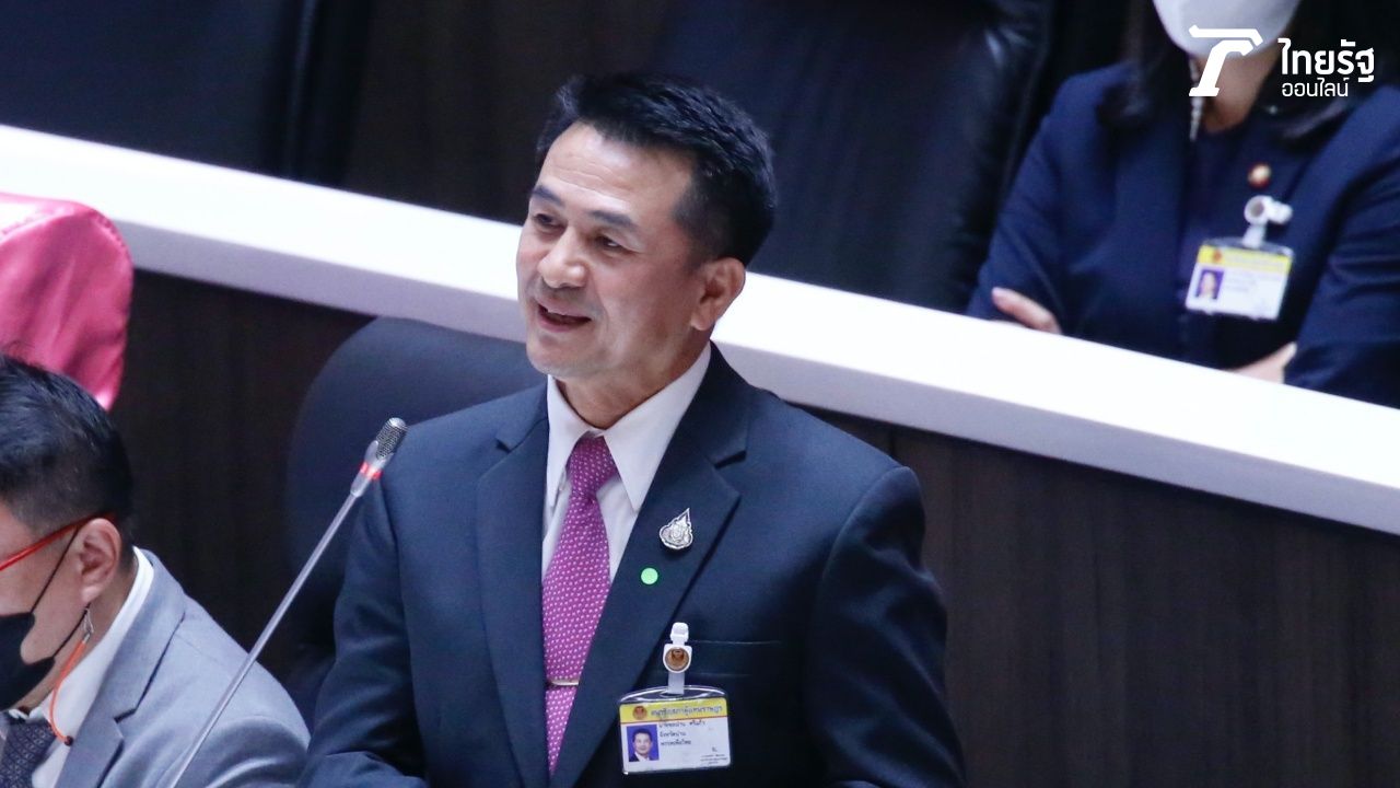 นายแพทย์ชลน่าน ศรีแก้ว  ส.ส.น่าน พรรคเพื่อไทย 