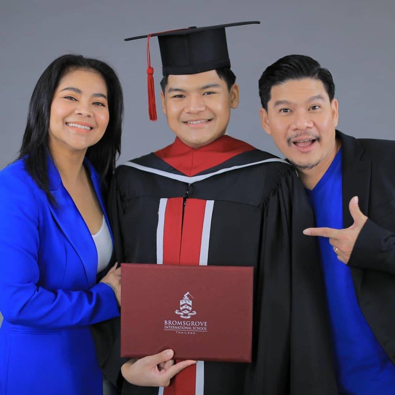 ตั๊ก-นุ้ย และน้องภู ขอบคุณภาพจากไอจี @nui_chernyim