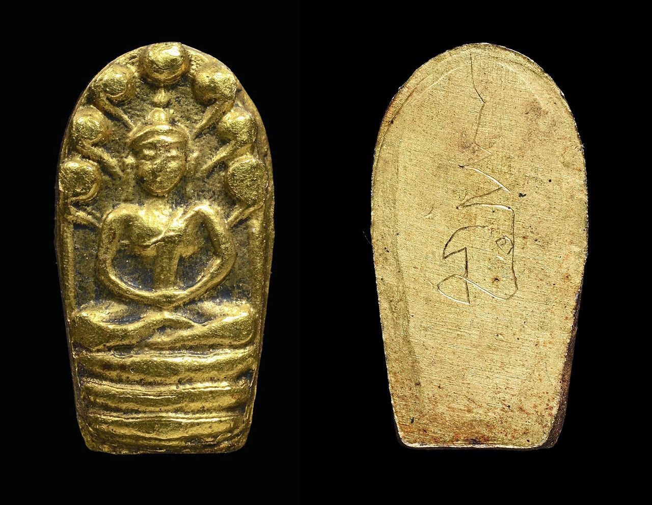 พระปรกใบมะขาม เนื้อทองคำ เจ้าคุณพรหม วัดกัลยาฯ ของ อิทธิ ชวลิตธำรง.