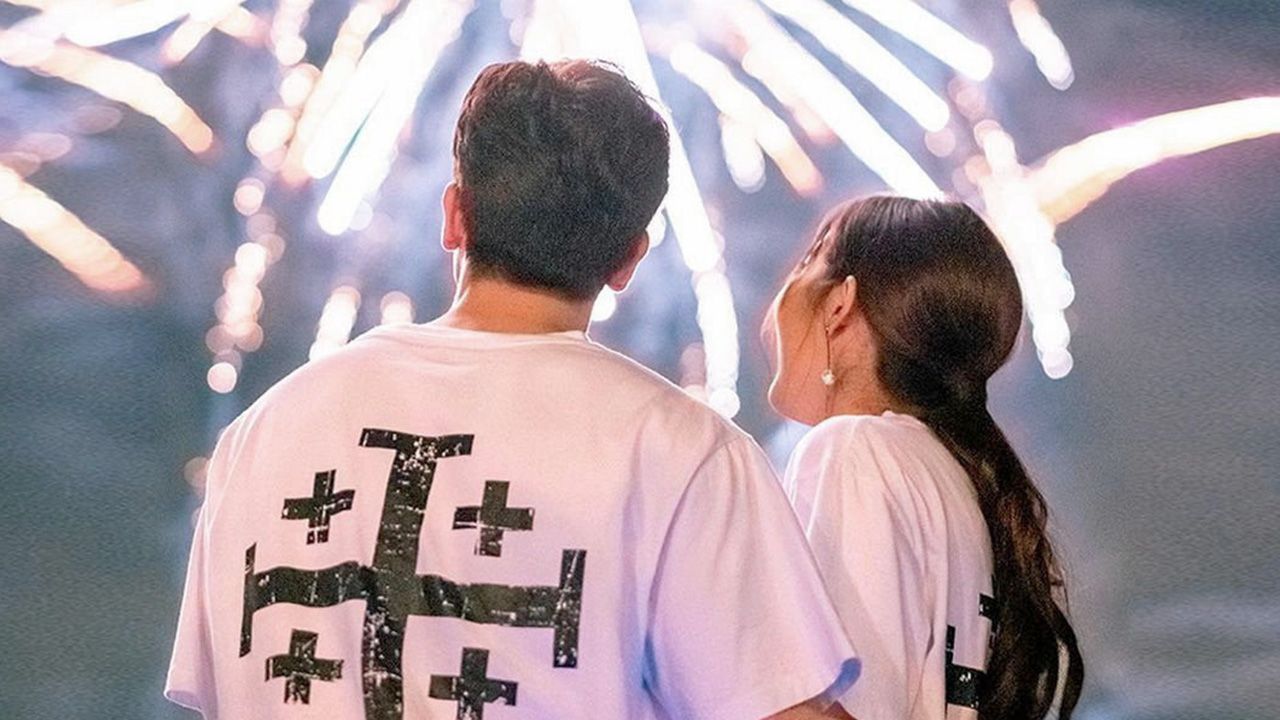 ช่วงนี้มีข่าวเม้าท์ มีดาราสร้างภาพว่ารักกันหวาน แท้จริงเป็น “คู่รักลวงโลก” ซึ่งงานนี้มีหลายคนพุ่งเป้าเดาไปที่คู่ ตงตง&เบสท์...หะ! ถ้ามารักปลอมๆ เดี๋ยวได้โดนหมัด พ่อสมรักษ์ เต็มๆ.