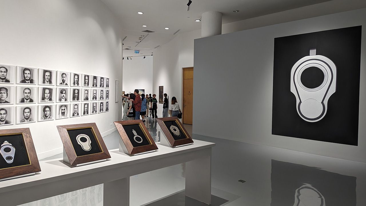 ผลงานภาพถ่ายด้วยฟิล์มกระจกแบบดั้งเดิม ในชื่อ Barrels (2561-2565) โดย ปิยทัต เหมทัต