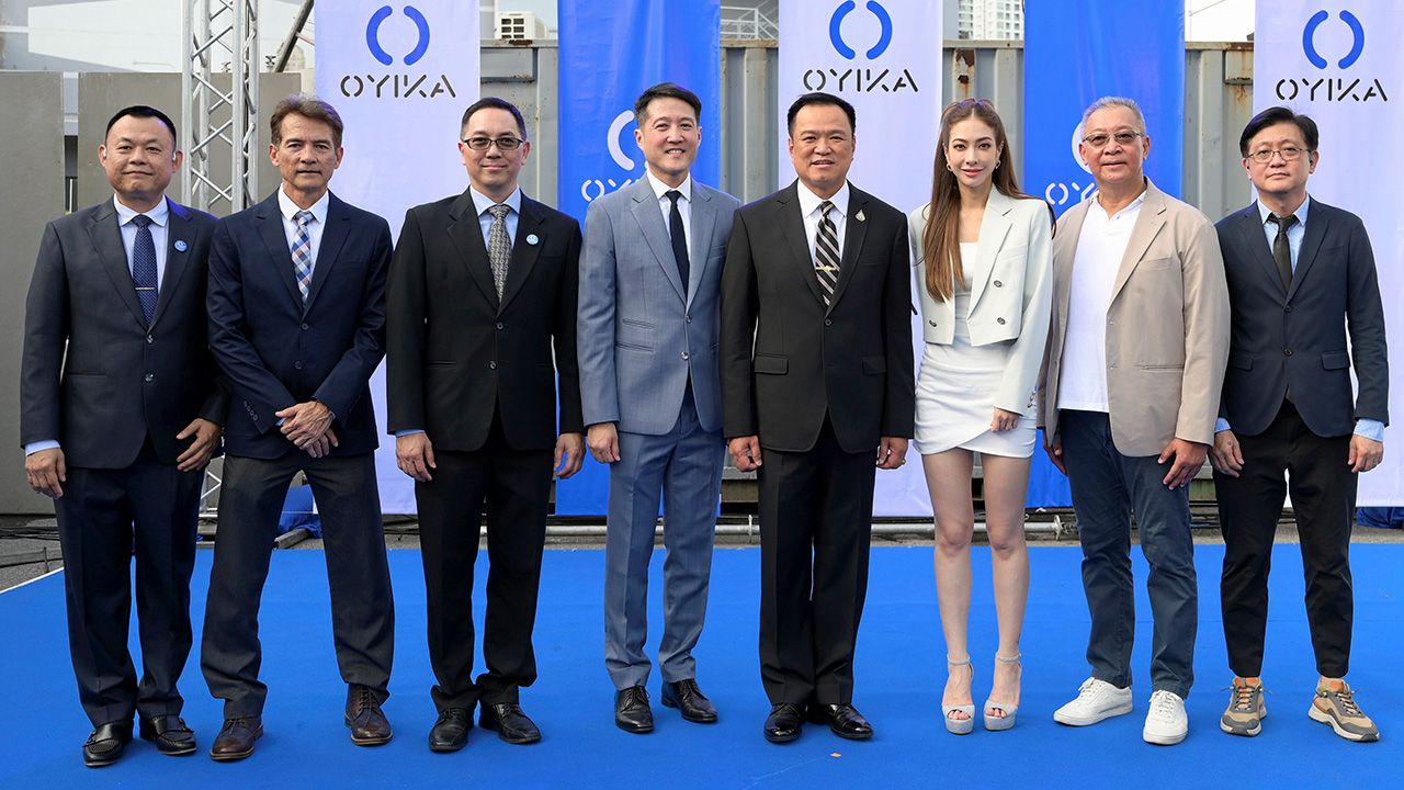 ดีมาก อนุทิน ชาญวีรกูล รมว.มหาดไทย เป็นประธานเปิดตัวตู้สลับแบตเตอรี่สำหรับตลาดรถจักรยานยนต์ไฟฟ้า พร้อมชูนวัตกรรมพลังงานสะอาดเป็นมิตรต่อสิ่งแวดล้อม โดยมี ไลโอเนล ลี, จินซี ลี, คาร์ล หว่อง และ โรเดอริก เจีย มาร่วมงานด้วย ที่บริษัทโอยิกะ วันก่อน.