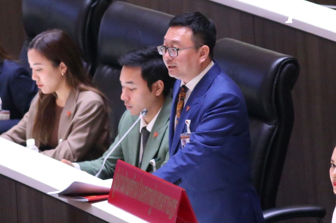 นายชัยธวัช ตุลาธน ผู้นำฝ่ายค้าน และหัวหน้าพรรคก้าวไกล