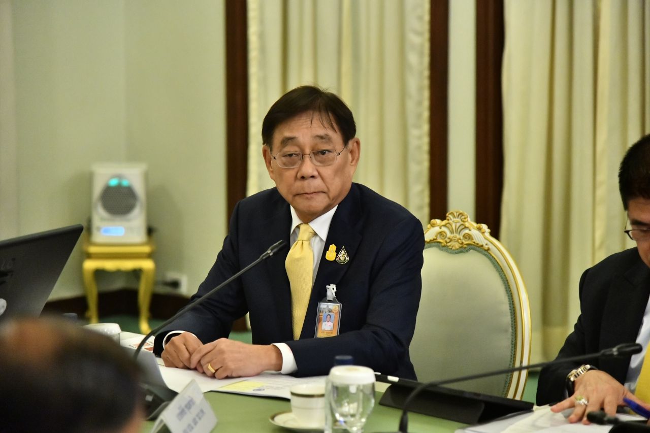 พิชัย ชุณหวชิร รองนายกรัฐมนตรีและรัฐมนตรีว่าการกระทรวงการคลัง