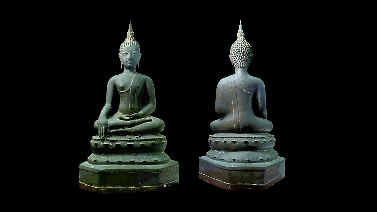 พระพุทธรูปบูชา พุทธศิลป์สมัยเชียงแสน สิงห์ ๓ พุทธศตวรรษ ๒๒-๒๔ หน้าตัก ๗ นิ้ว ของพรรค คูวิบูลย์ศิลป์.