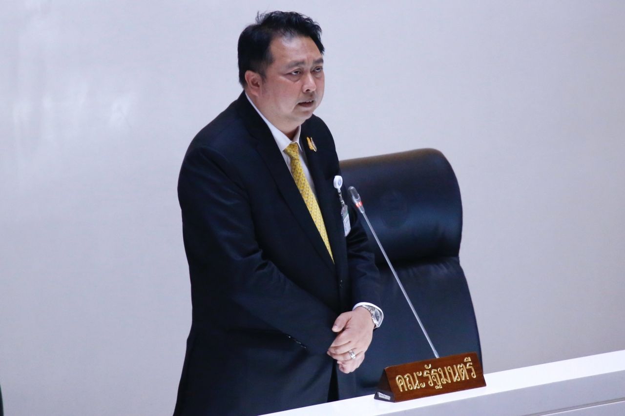 สุชาติ ชมกลิ่น